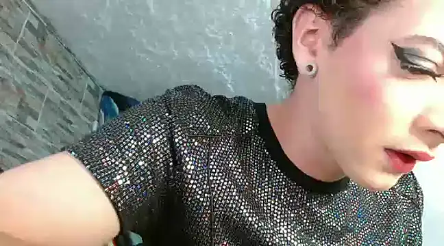 Snapshot of omar_alurba chatting on February 8, 10:51 pm omar alurba online show from February 8, 10:51 pm