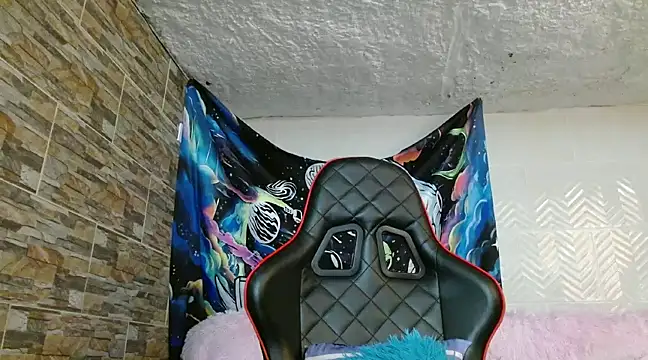 Snapshot of omar_alurba chatting on January 29, 4:19 pm omar alurba online show from January 29, 4:19 pm