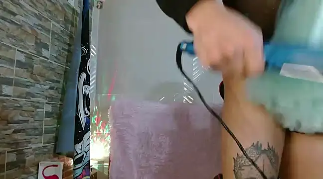 Snapshot of omar_alurba chatting on January 18, 10:49 pm omar alurba online show from January 18, 10:49 pm