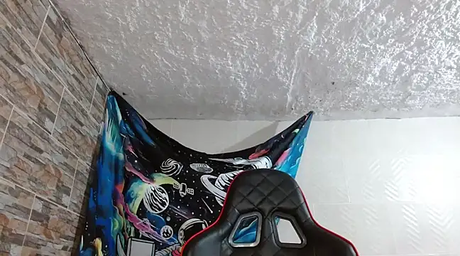 Snapshot of omar_alurba chatting on January 30, 6:21 pm omar alurba online show from January 30, 6:21 pm