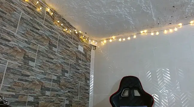 Snapshot of omar_alurba chatting on March 20, 9:15 am omar alurba online show from March 20, 9:15 am