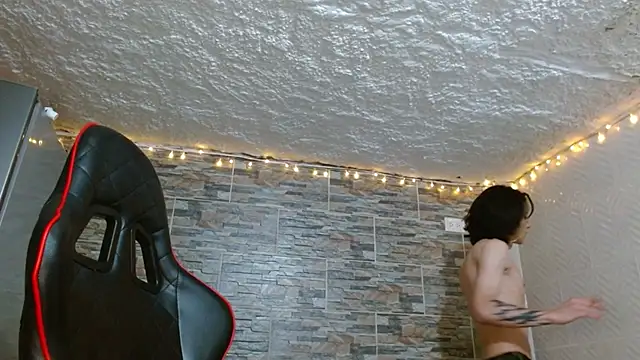 Snapshot of omar_alurba chatting on September 9, 11:03 pm omar alurba online show from September 9, 11:03 pm