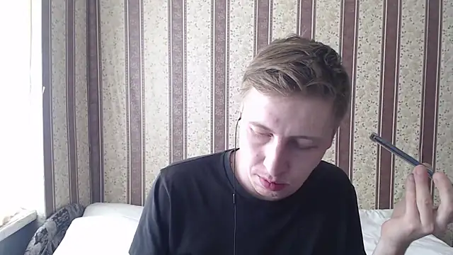 darienlarge online show from March 11, 10:40 am