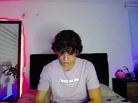 Snapshot of Santiago_kiler chatting on December 12, 12:05 am Santiago kiler online show from December 12, 12:05 am