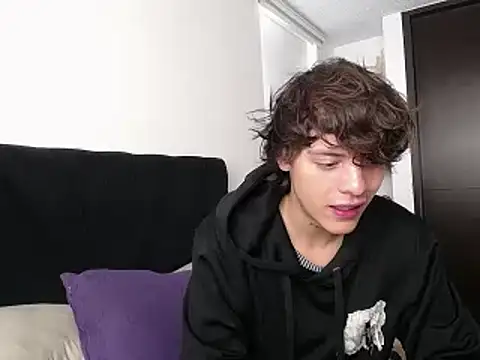 Snapshot of Santiago_kiler chatting on March 12, 1:40 pm Santiago kiler online show from March 12, 1:40 pm