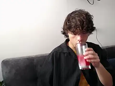 Snapshot of Santiago_kiler chatting on March 7, 1:51 pm Santiago kiler online show from March 7, 1:51 pm