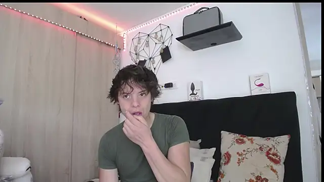 Santiago kiler online show from March 13, 1:41 pm