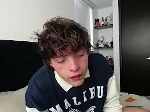 Snapshot of Santiago_kiler chatting on February 3, 2:02 pm Santiago kiler online show from February 3, 2:02 pm