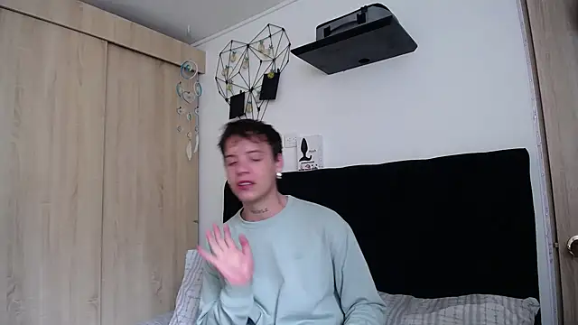 Snapshot of Santiago_kiler chatting on October 14, 4:25 pm Santiago kiler online show from October 14, 4:25 pm