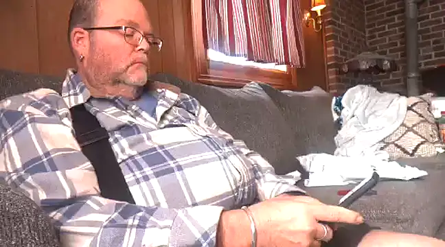 Snapshot of mrwizard4570 chatting on December 23, 7:41 pm mrwizard4570 online show from December 23, 7:41 pm