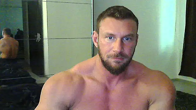 Snapshot of muscularkevin chatting on October 25, 1:24 pm muscularkevin online show from October 25, 1:24 pm