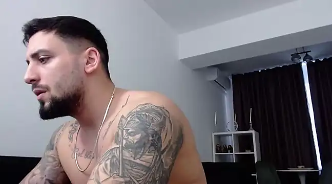 Snapshot of _DylanGreen chatting on February 15, 8:44 am  DylanGreen online show from February 15, 8:44 am