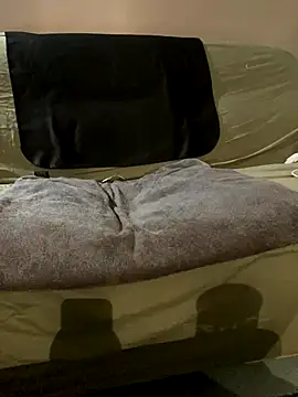 BruceIsHorny  online show from October 17, 6:12 pm