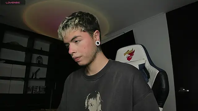 Snapshot of _morghan_ chatting on January 1, 2:51 am  morghan  online show from January 1, 2:51 am