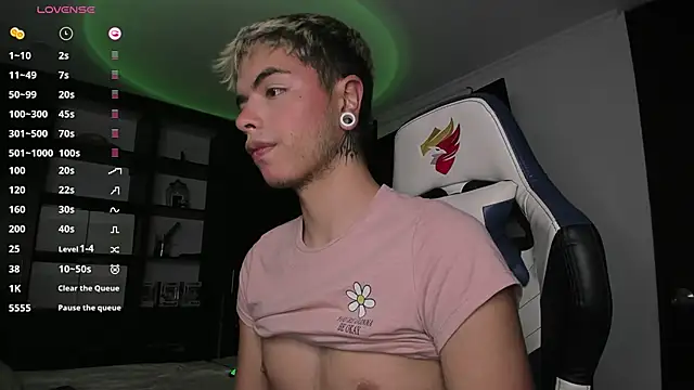 Snapshot of _morghan_ chatting on December 23, 7:49 am  morghan  online show from December 23, 7:49 am