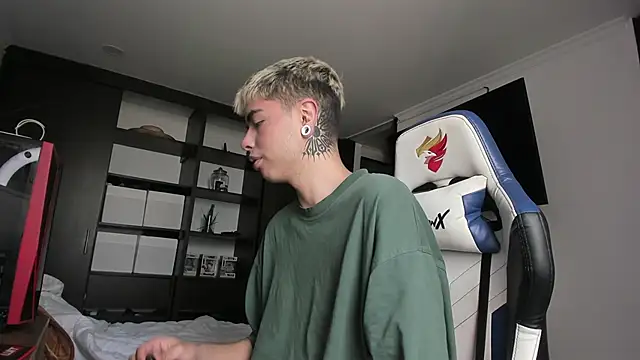 Snapshot of _morghan_ chatting on December 7, 6:26 pm  morghan  online show from December 7, 6:26 pm