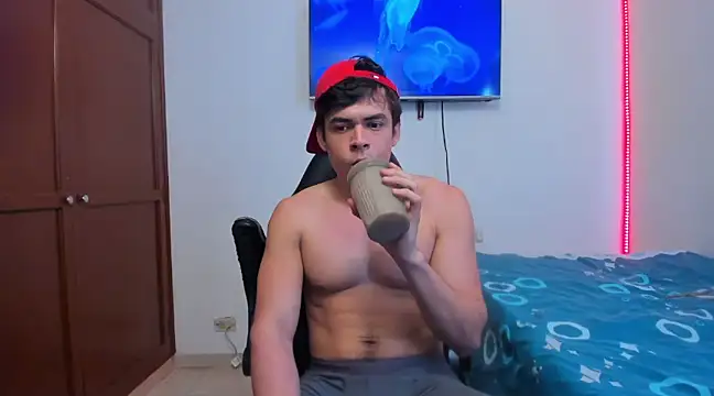 Snapshot of Lucian_Gomez_ chatting on March 4, 1:17 pm Lucian Gomez  online show from March 4, 1:17 pm