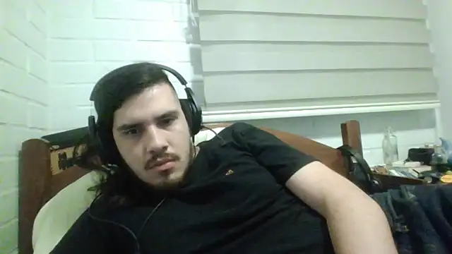 Snapshot of hung_weeb chatting on January 20, 1:39 am hung weeb online show from January 20, 1:39 am