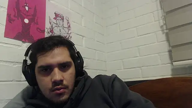 Snapshot of hung_weeb chatting on September 28, 2:31 am hung weeb online show from September 28, 2:31 am