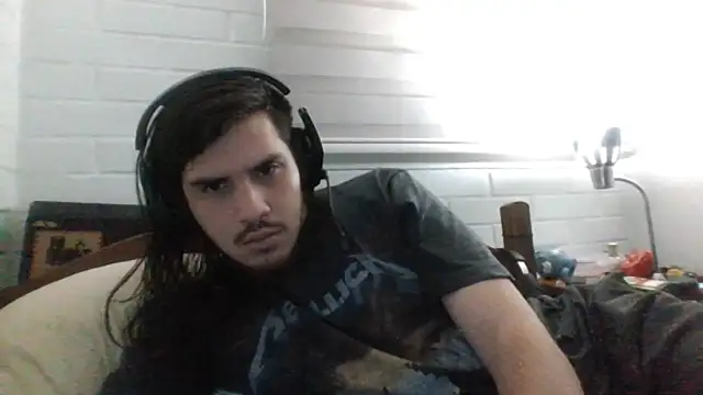 Snapshot of hung_weeb chatting on March 11, 2:43 am hung weeb online show from March 11, 2:43 am