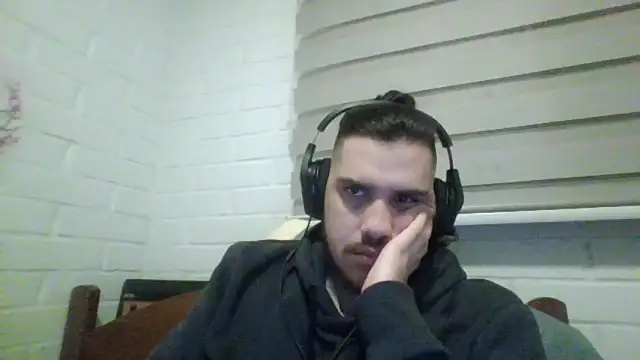 Snapshot of hung_weeb chatting on October 25, 12:45 am hung weeb online show from October 25, 12:45 am