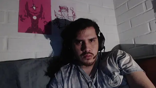 Snapshot of hung_weeb chatting on September 29, 2:43 am hung weeb online show from September 29, 2:43 am