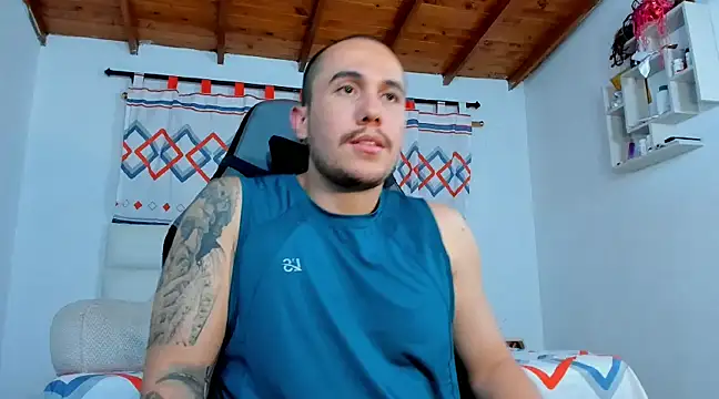 Snapshot of juan__jimenez chatting on March 12, 3:46 am juan  jimenez online show from March 12, 3:46 am