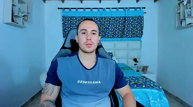 Snapshot of juan__jimenez chatting on February 8, 11:02 pm juan  jimenez online show from February 8, 11:02 pm