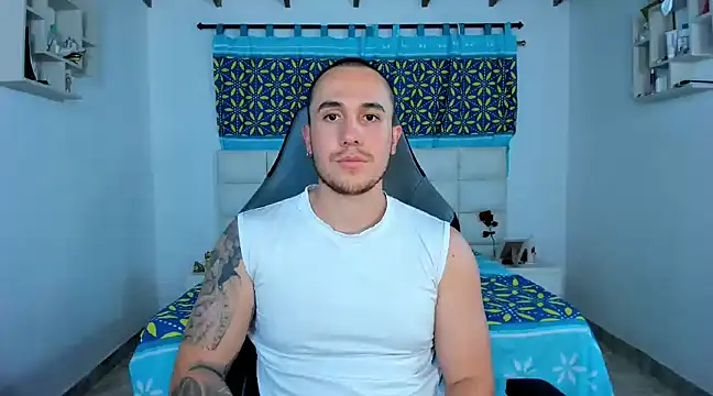 Snapshot of juan__jimenez chatting on February 4, 1:56 am juan  jimenez online show from February 4, 1:56 am