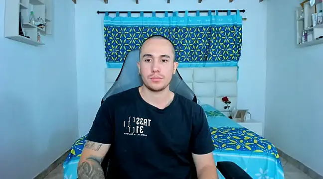 Snapshot of juan__jimenez chatting on February 11, 11:33 pm juan  jimenez online show from February 11, 11:33 pm