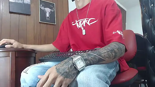 Snapshot of GaboReyes chatting on September 9, 2:44 am GaboReyes online show from September 9, 2:44 am