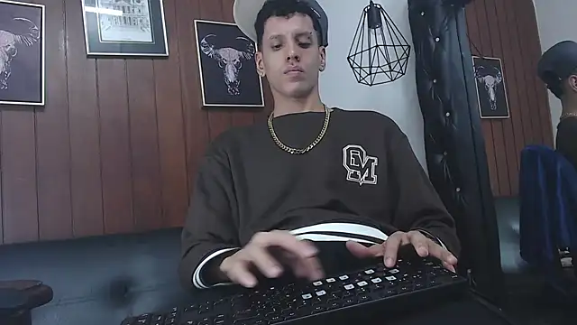 Snapshot of GaboReyes chatting on February 14, 4:26 am GaboReyes online show from February 14, 4:26 am