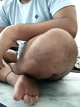 thebrownboi01 online show from October 21, 8:28 am