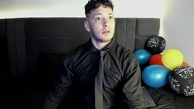 Snapshot of alejandro__2 chatting on October 1, 4:33 pm alejandro  2 online show from October 1, 4:33 pm