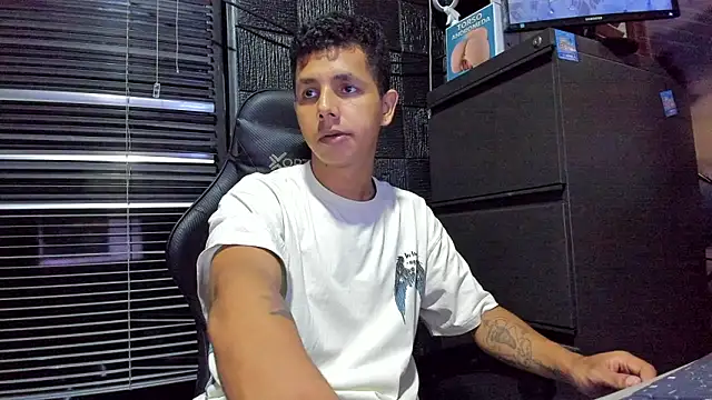 boy bigcock24cm online show from June 23, 12:48 am