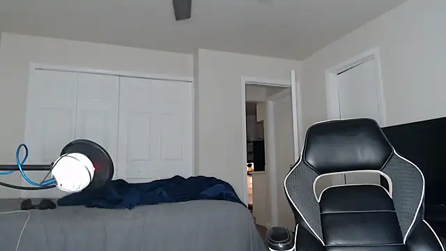 Snapshot of ChrisVacher chatting on September 20, 11:27 pm ChrisVacher online show from September 20, 11:27 pm