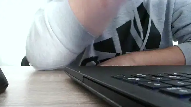 ScalicHat69 online show from October 2, 8:40 am