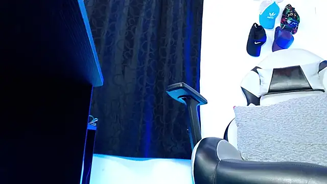 sebastian horny online show from February 6, 7:16 am