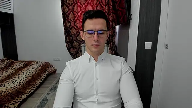 sexxymuscles4u online show from February 21, 8:39 am