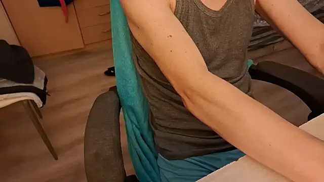 Snapshot of Danyell_K287 chatting on January 7, 2:54 am Danyell K287 online show from January 7, 2:54 am