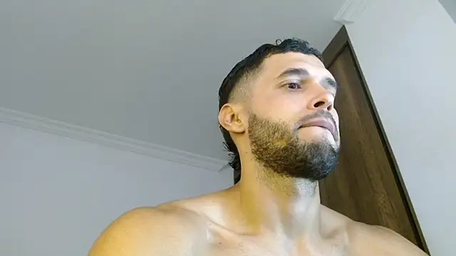 Noah jhonsonn online show from May 26, 1:07 pm