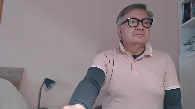 YOU6me online show from February 4, 11:16 am