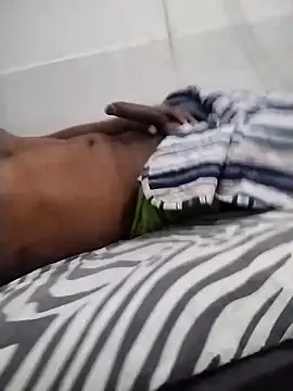 chocolatico1982 online show from December 3, 7:11 pm