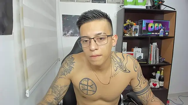 SIXXTOLOVE18 online show from March 7, 4:56 am