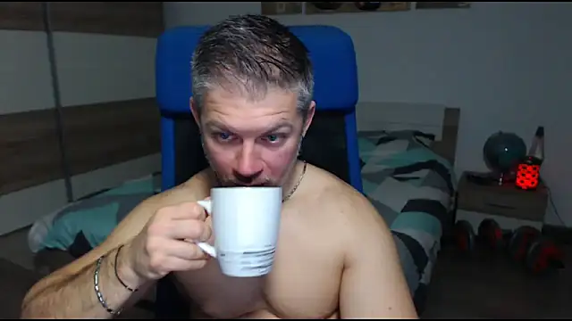 RobbyShawz online show from January 2, 5:46 am