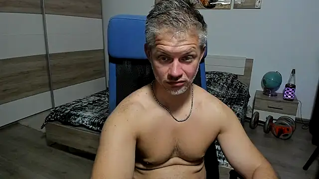 RobbyShawz online show from July 12, 8:05 am