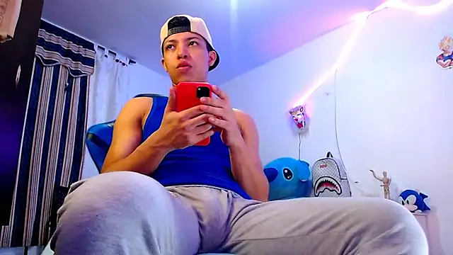 Snapshot of littleyork chatting on October 2, 11:03 am littleyork online show from October 2, 11:03 am