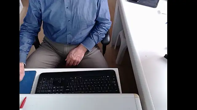 dutchpornking online show from February 1, 8:02 am