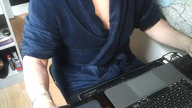 Snapshot of DUDURA@xh chatting on January 13, 8:15 am DUDURAxh online show from January 13, 8:15 am