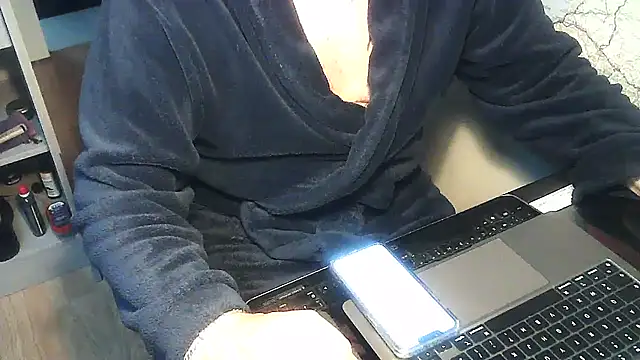 Snapshot of DUDURA@xh chatting on December 2, 3:23 pm DUDURAxh online show from December 2, 3:23 pm